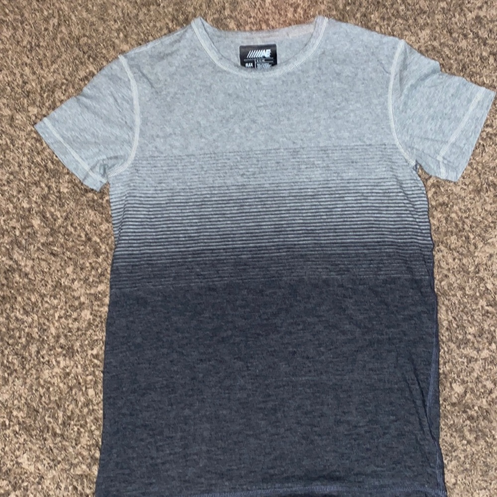 Mens American Eagle summer shirt, great condition smoke free home!✨